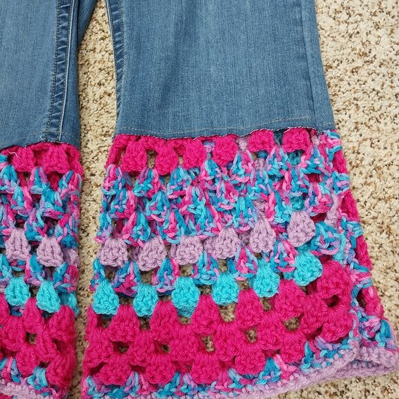 3795 Size 14W Upcycled Seven 7 Crochet Trim Jeans. - Picture 2 of 4